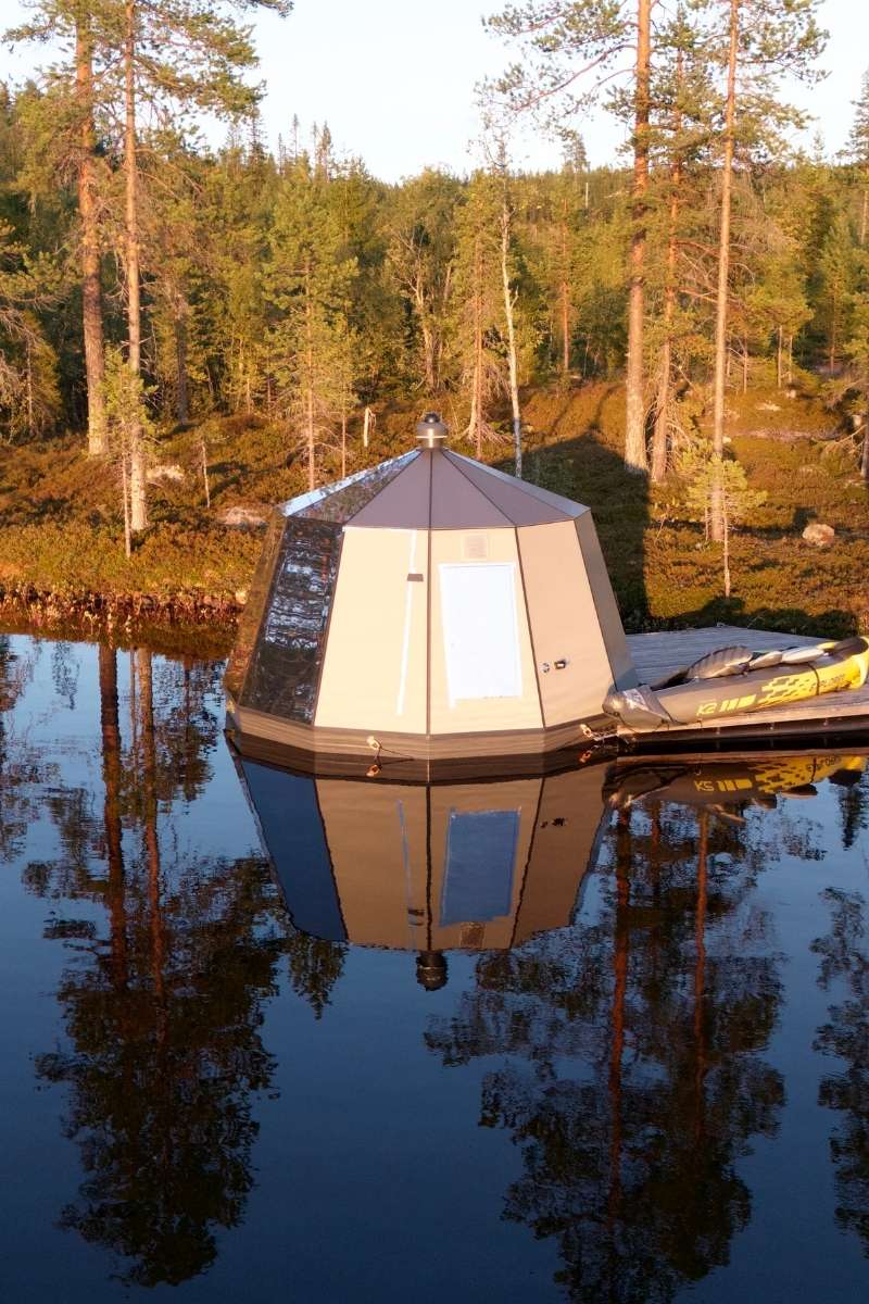 Luxury off-grid cabin in Sweden